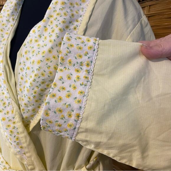 Secret treasures butter yellow ditzy floral cotton blend robe cottagecore large - Picture 7 of 15